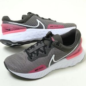 Nike React Miler 3 Road Running Pavement Activewear Athletic Shoes Grey Pink